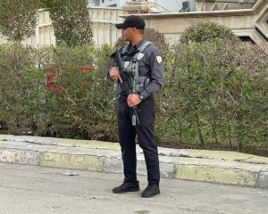 how to hire security guard in Iraq